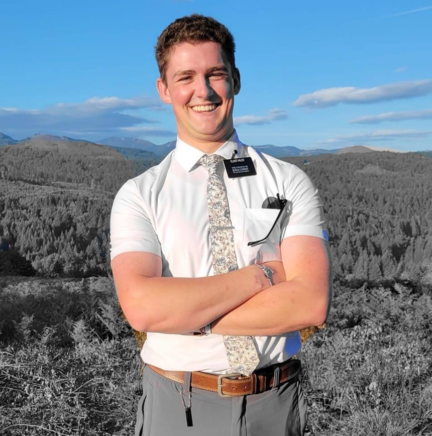 A person standing with his arms crossed

AI-generated content may be incorrect.