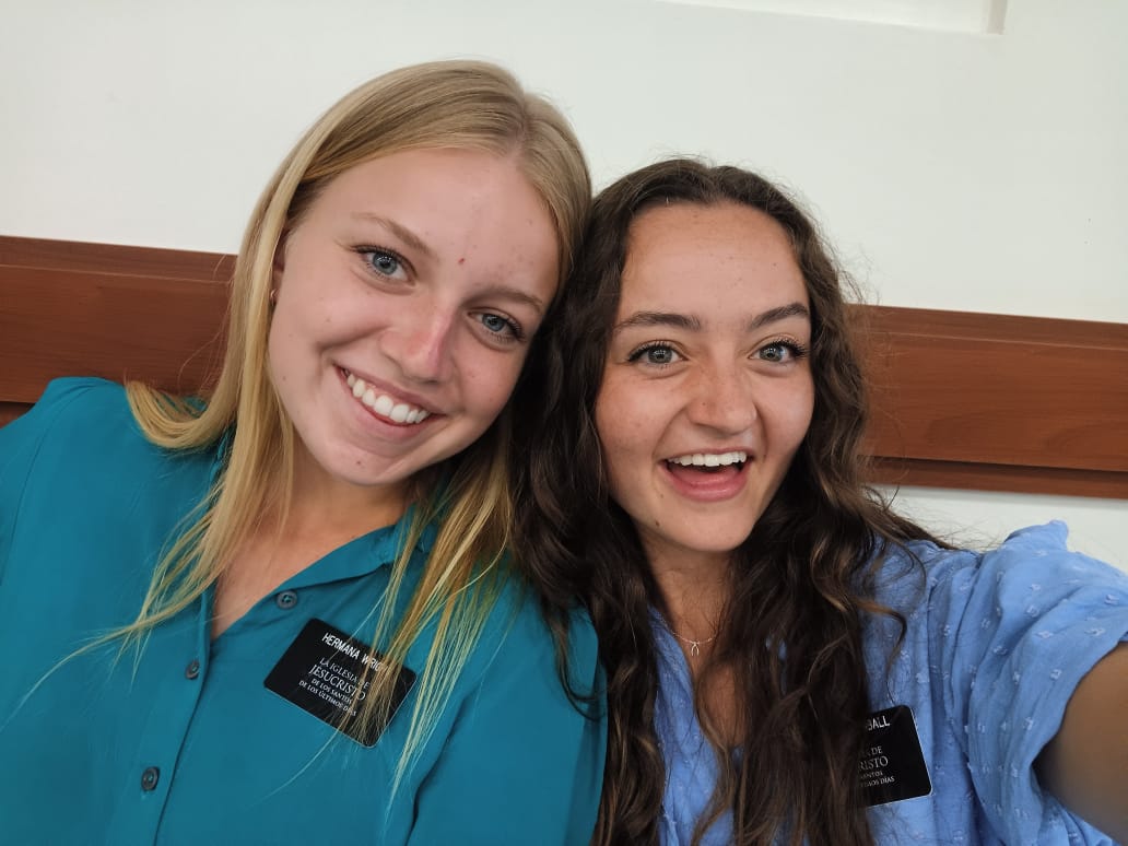 Two women taking a selfie

AI-generated content may be incorrect.